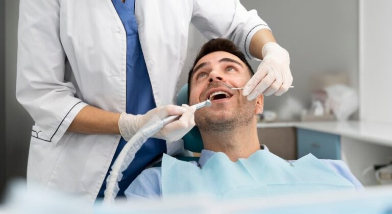 عيادة الدكتور أحمد عمرو لطب الأسنان