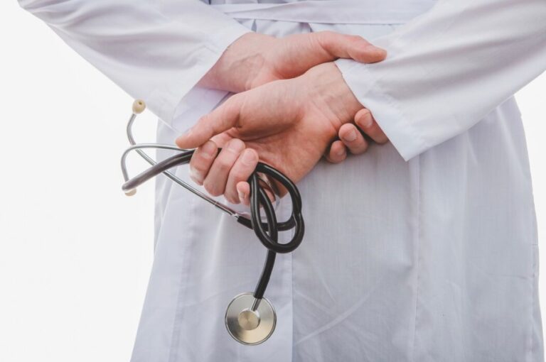 عيادة الدكتور سمير شماسنة للطب العام